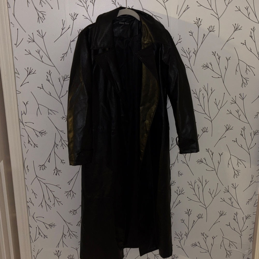 SHEIN Black Faux Leather Jacket